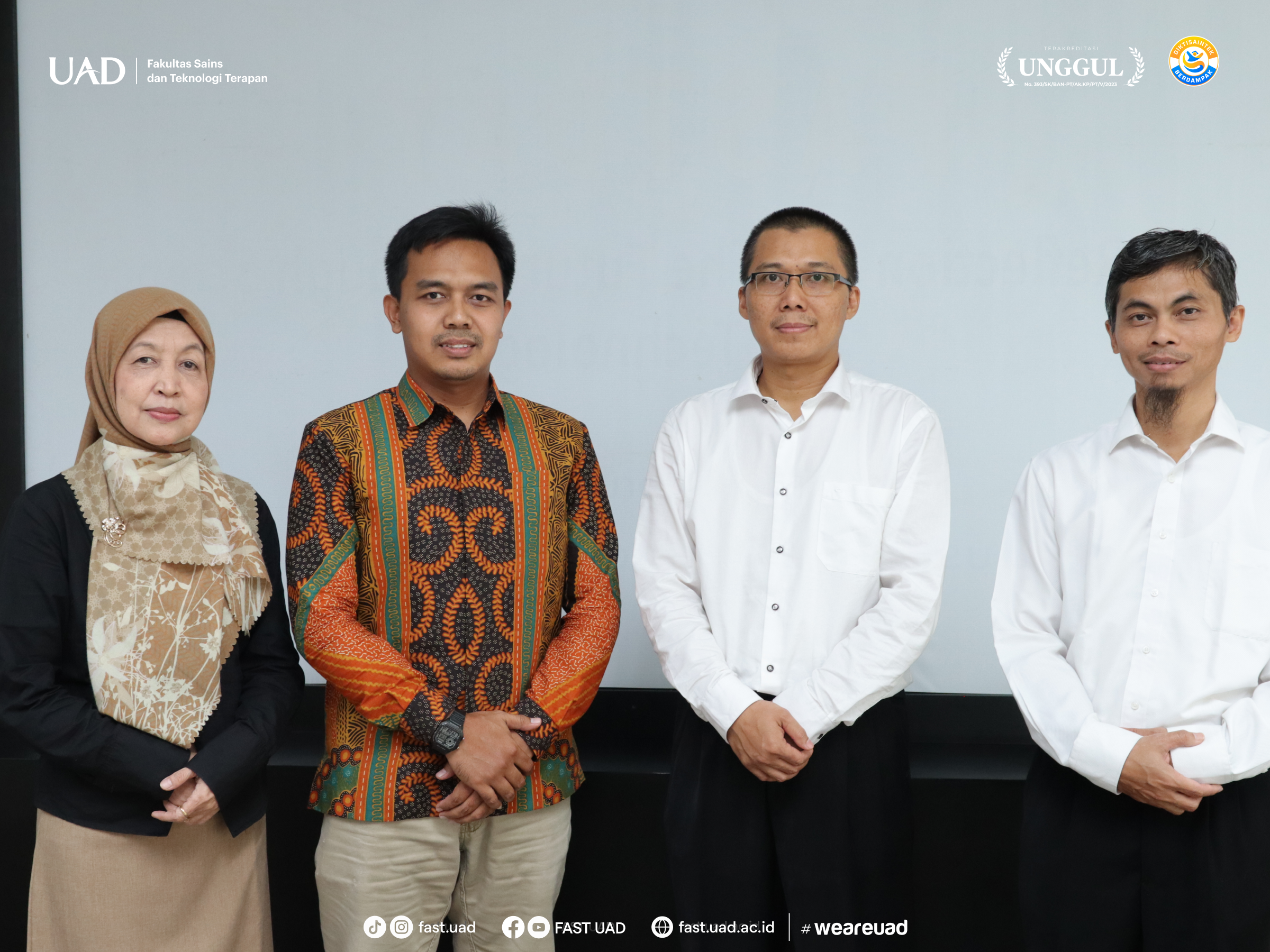 Acara Pisah Sambut FAST UAD Dekan dan Kepala Kantor Fakultas Sains dan Teknologi Terapan.